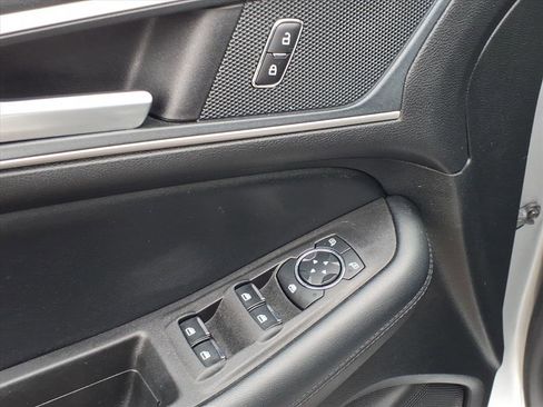 Used 2024 Ford Edge SEL w/ Convenience Package image 13