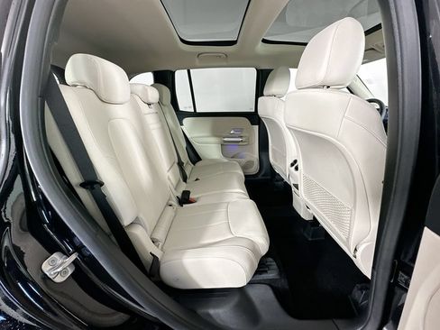 Used 2026 Mercedes-Benz GLB 250 image 27