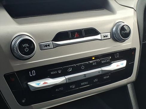 Certified 2021 Ford Explorer XLT w/ Equipment Group 202A image 27