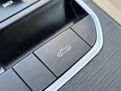 Used 2024 BMW 430i Convertible RWD image 28