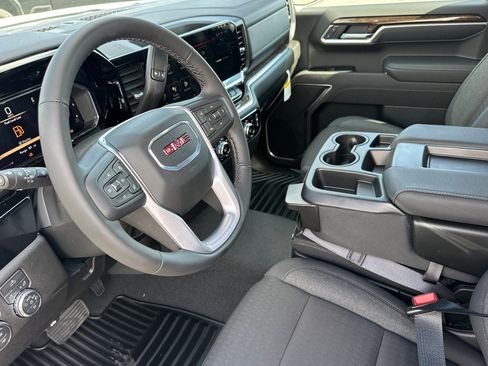 Used 2026 GMC Sierra 1500 Elevation image 8