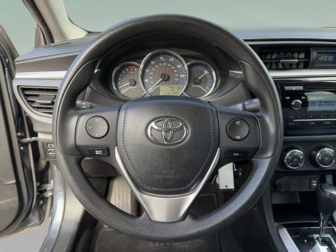 Used 2015 Toyota Corolla L image 10