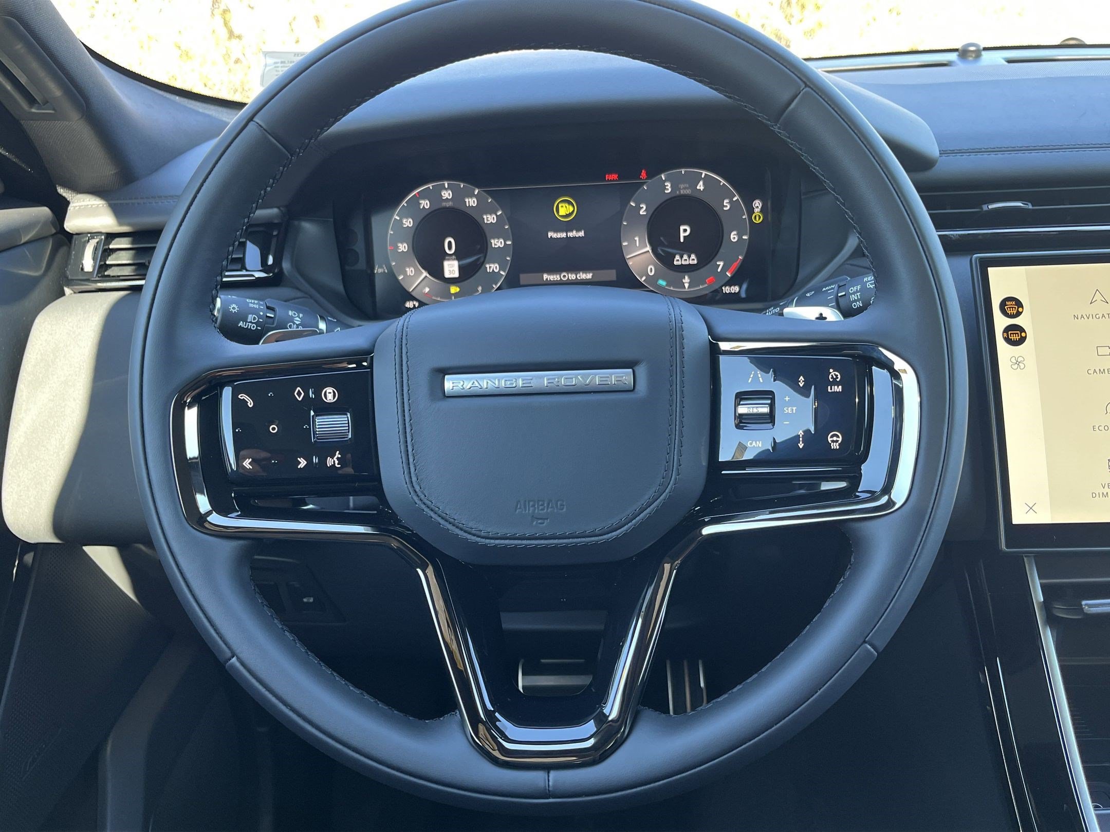 Used 2026 Land Rover Range Rover Velar Dynamic SE AWD/4WD image 16