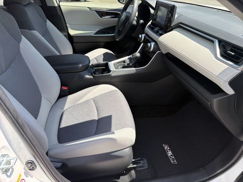 Used 2019 Toyota RAV4 XLE w/ Convenience Package FWD image 23