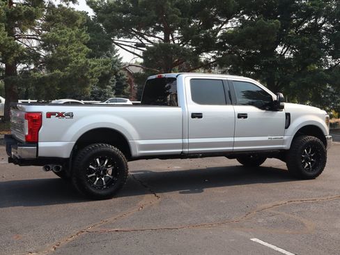 Used 2019 Ford F350 XLT w/ XLT Value Package AWD/4WD image 4