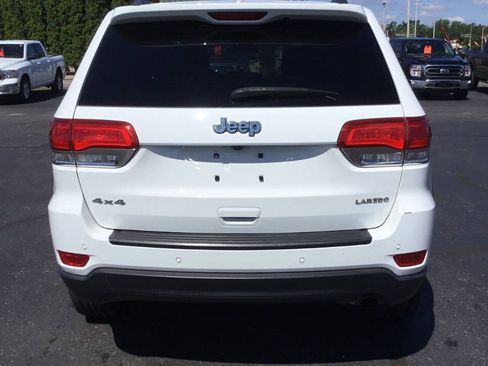 Used 2019 Jeep Grand Cherokee Laredo AWD/4WD image 4