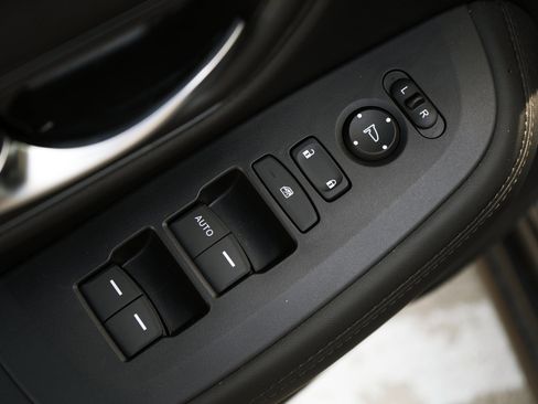 Used 2026 Honda HR-V LX image 39