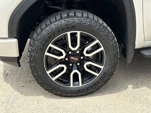 New 2026 GMC Sierra 1500 AT4 w/ AT4 Premium Package AWD/4WD image 12