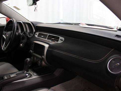 Used 2015 Chevrolet Camaro SS w/ Rear Vision Package image 17