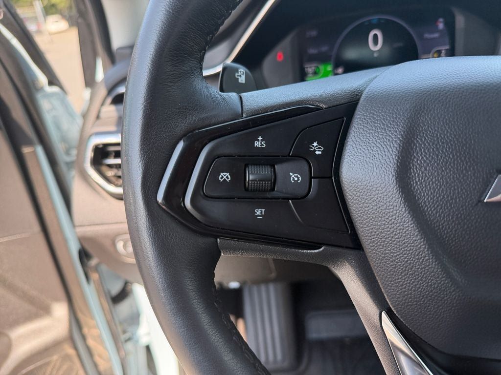 Used 2023 Chevrolet Bolt EUV LT w/ Convenience Package FWD image 15