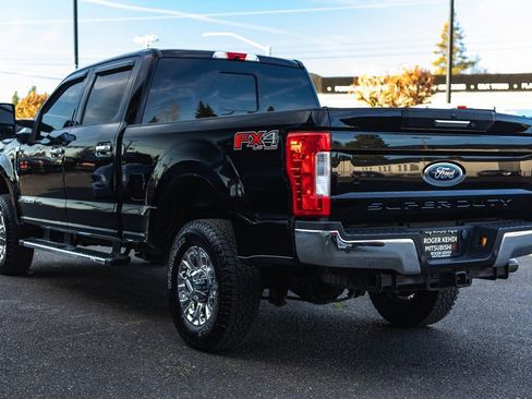 Used 2017 Ford F350 Lariat w/ Chrome Package image 13