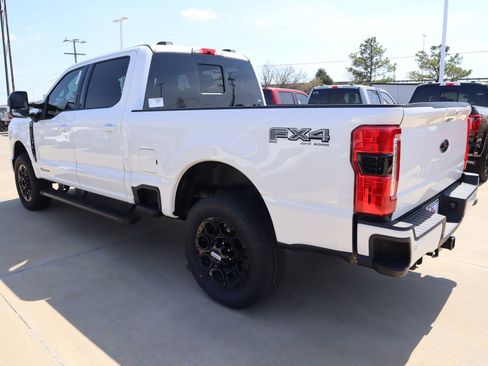 New 2026 Ford F250 Lariat w/ Black Appearance Package AWD/4WD image 24