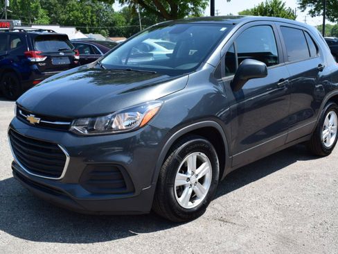 Used 2019 Chevrolet Trax LS w/ Tint and Cruise Package FWD image 2