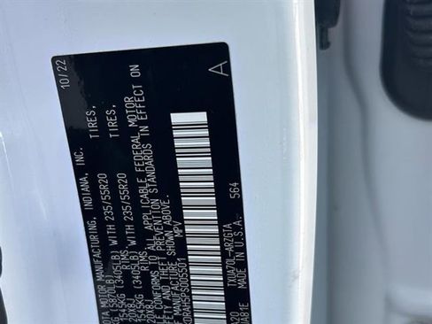 Used 2023 Toyota Highlander Platinum image 29