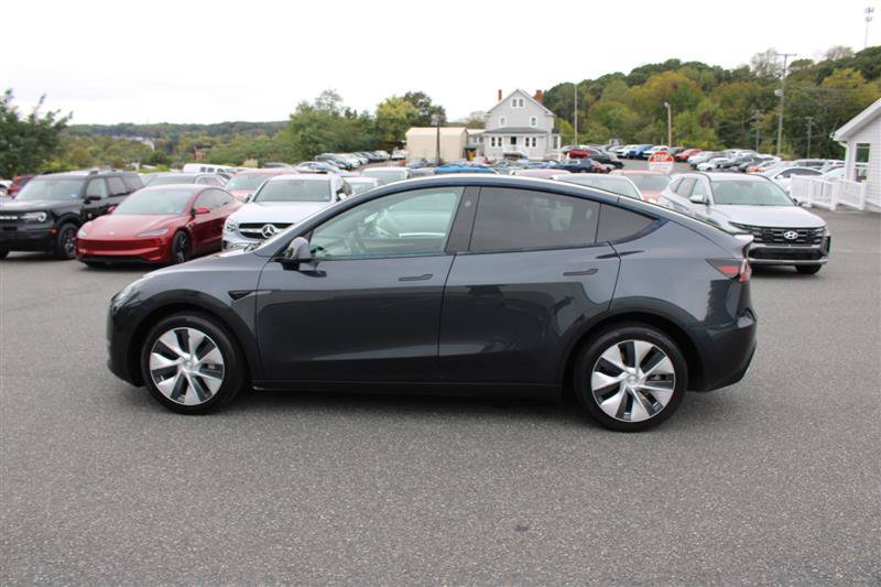 Used 2024 Tesla Model Y Long Range AWD/4WD image 4