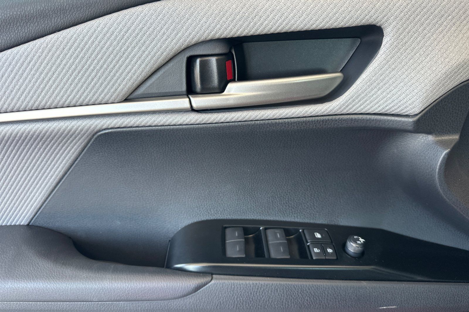 Certified 2026 Toyota Camry SE w/ Multimedia Upgrade Package FWD image 11