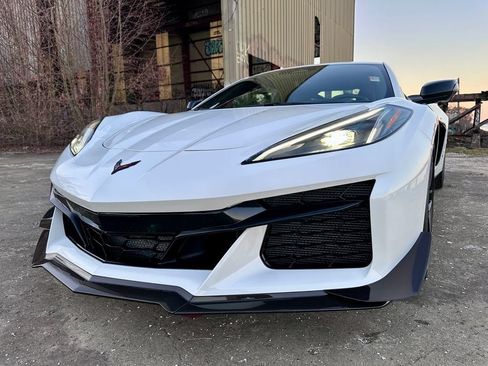 New 2025 Chevrolet Corvette Z06 w/ Z07 Performance Package RWD image 14