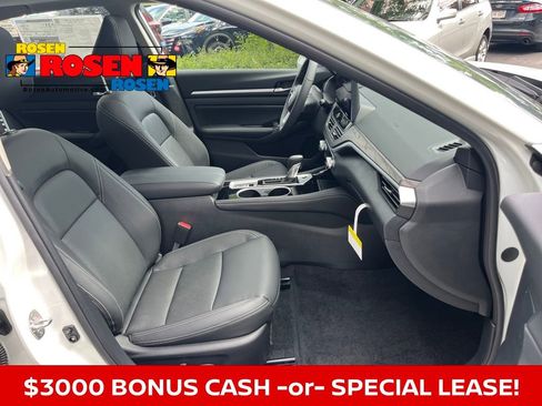 New 2025 Nissan Altima 2.5 SL image 16