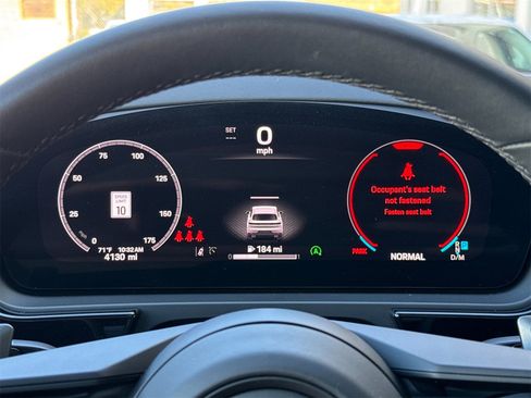 Used 2025 Porsche Cayenne image 28