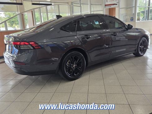 Used 2025 Honda Accord SE image 4