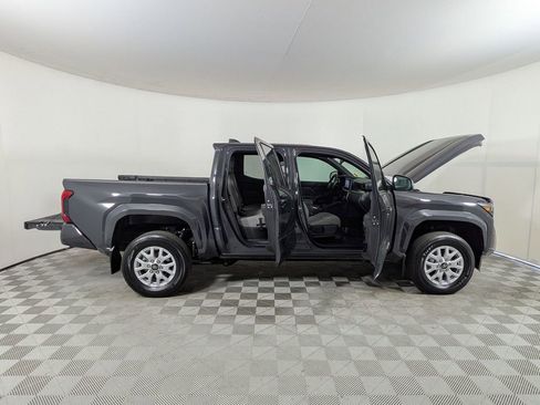 Used 2024 Toyota Tacoma SR5 AWD/4WD image 9