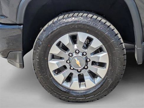 Used 2022 Chevrolet Silverado 2500 Custom w/ Custom Convenience Package image 22