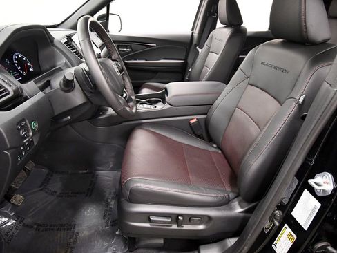 Certified 2025 Honda Ridgeline Black Edition image 14