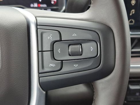 Used 2025 GMC Sierra 1500 SLT image 15