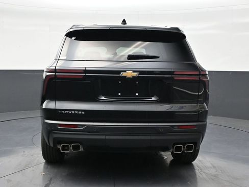 Used 2025 Chevrolet Traverse LT FWD image 4