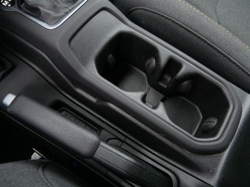 Used 2024 Jeep Wrangler Sport S image 27