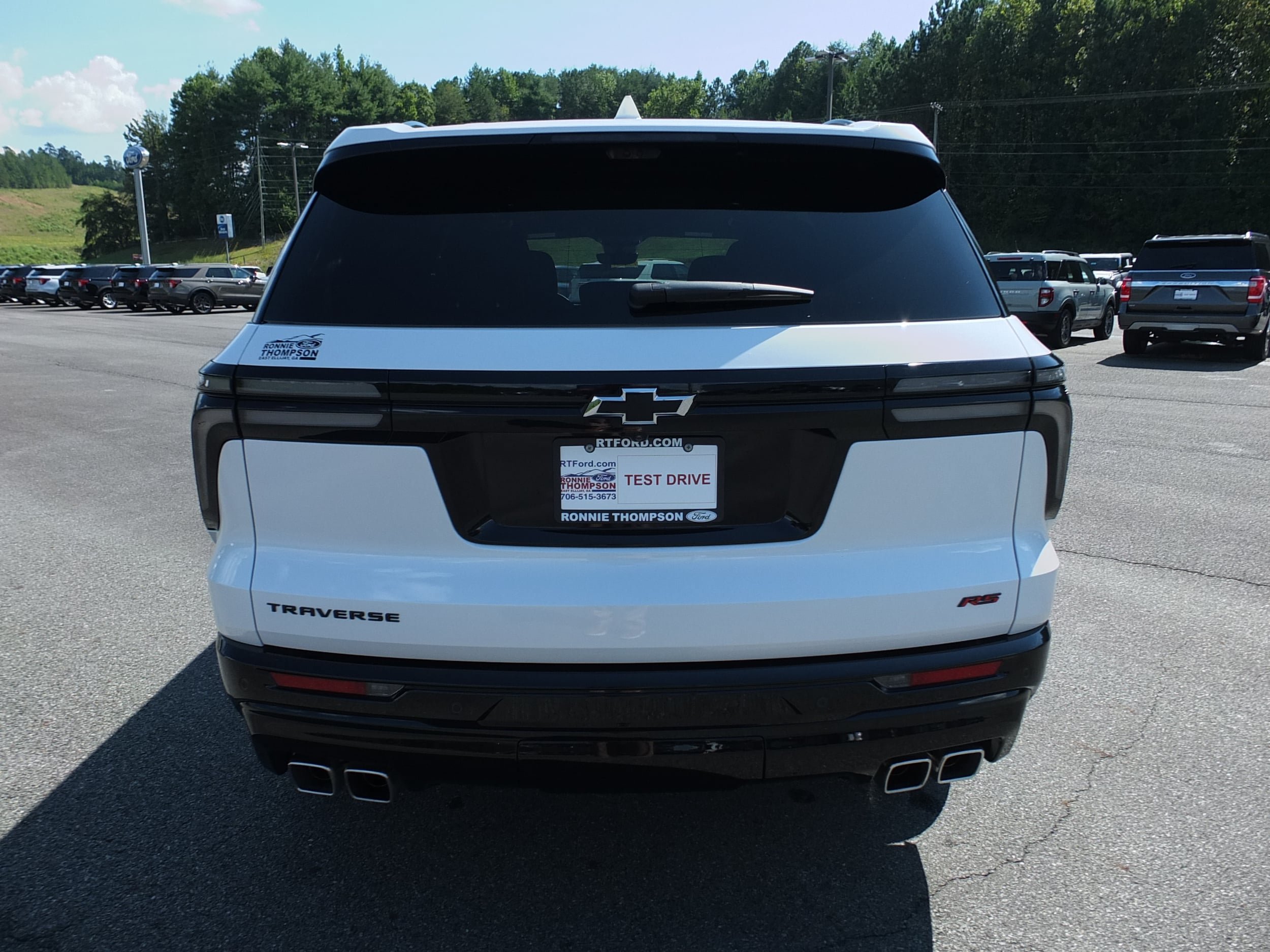 Used 2025 Chevrolet Traverse RS w/ LPO, Floor Liner Package FWD image 4