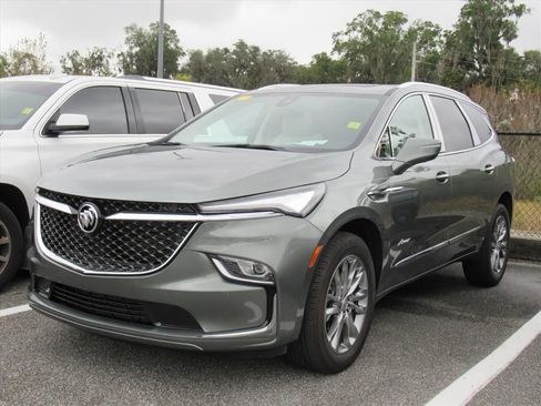 Used 2023 Buick Enclave Avenir image 2