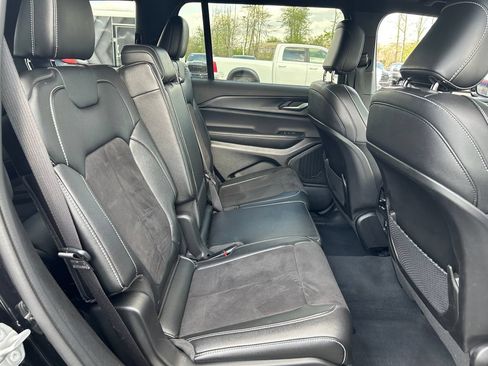 Used 2023 Jeep Grand Cherokee L Laredo AWD/4WD image 26