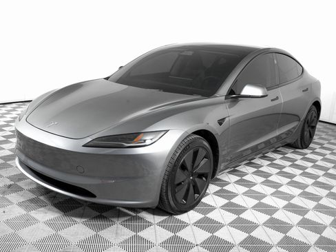 Used 2025 Tesla Model 3 Long Range image 8