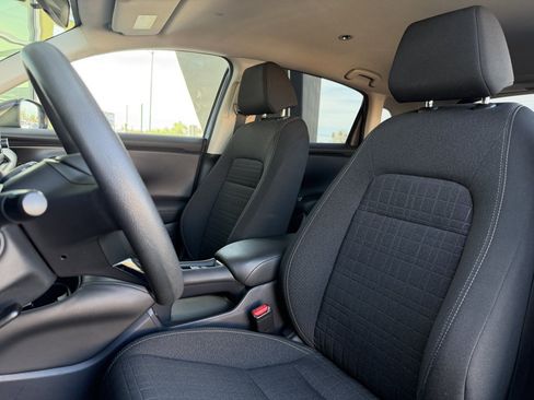 Used 2025 Honda HR-V LX image 33