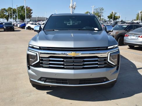 New 2026 Chevrolet Suburban Premier image 2
