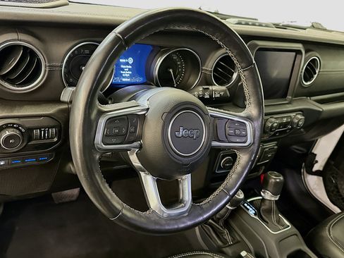 Used 2022 Jeep Wrangler Sahara w/ Cold Weather Group image 18