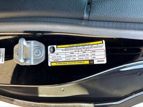 Used 2018 Chrysler Pacifica Limited w/ S Appearance Package image 27