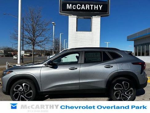 New 2026 Chevrolet Trax RS w/ Sunroof Package image 3