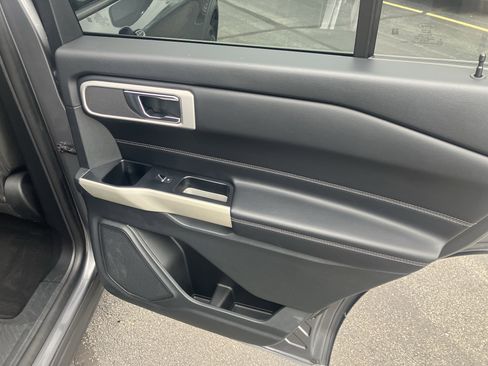 Used 2021 Ford Explorer XLT w/ Class III Trailer Tow Package RWD image 12