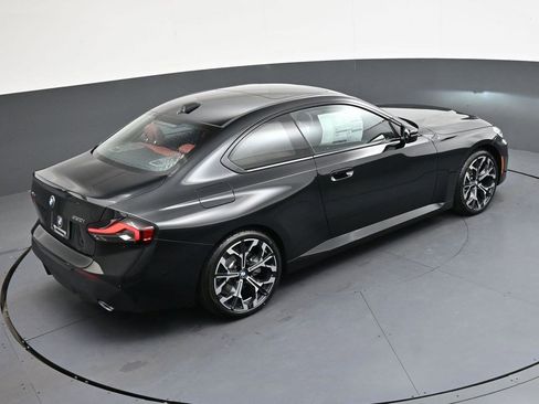 Used 2025 BMW 230i xDrive Coupe w/ Premium Package image 18