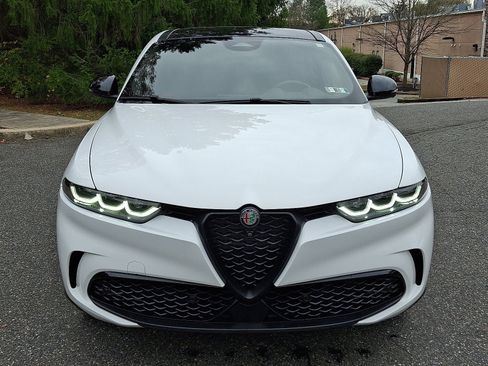 Used 2024 Alfa Romeo Tonale Veloce AWD/4WD image 2