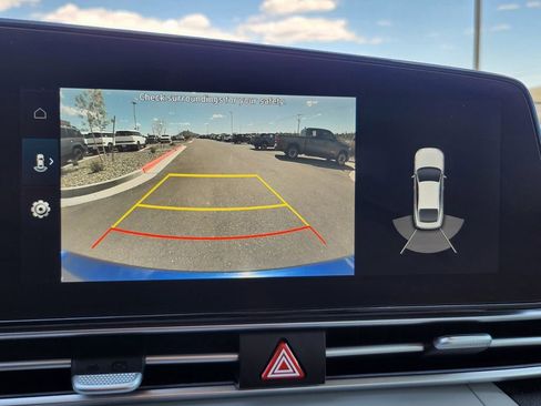 Used 2022 Hyundai Elantra Limited image 19