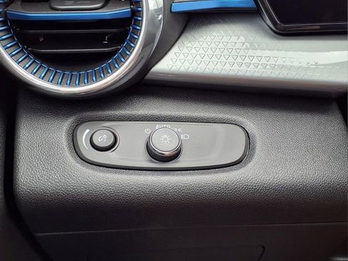 New 2026 Chevrolet Trax LT w/ Driver Confidence Package image 17