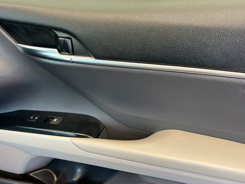 Certified 2019 Toyota Camry SE w/ Convenience Package FWD image 17