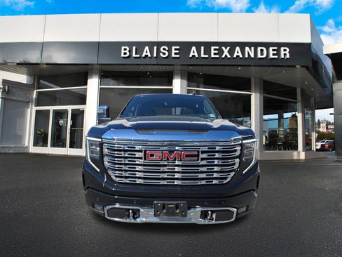 Used 2024 GMC Sierra 1500 Denali AWD/4WD image 9