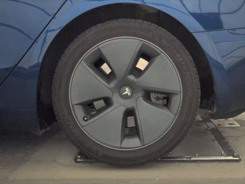 Used 2023 Tesla Model 3 Standard Range RWD image 9