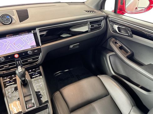 Used 2025 Porsche Macan w/ Premium Package Plus image 20