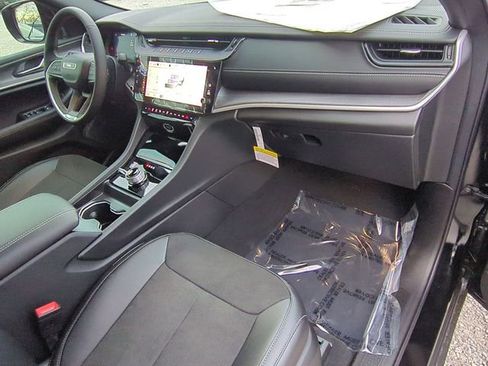New 2026 Jeep Grand Cherokee Altitude AWD/4WD image 38