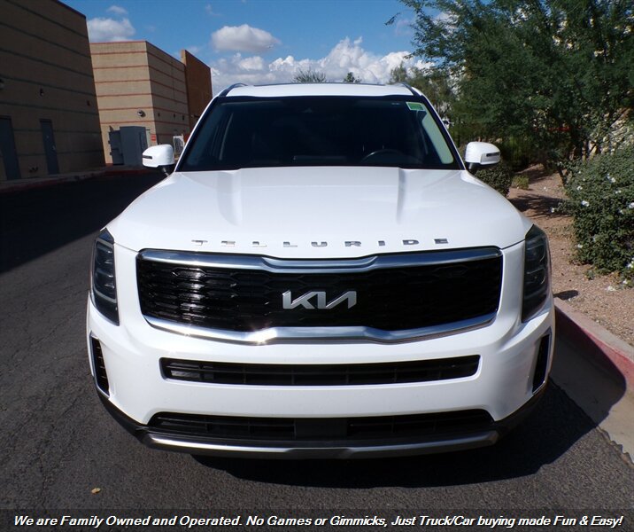 Used 2022 Kia Telluride EX w/ EX Premium Package FWD image 2
